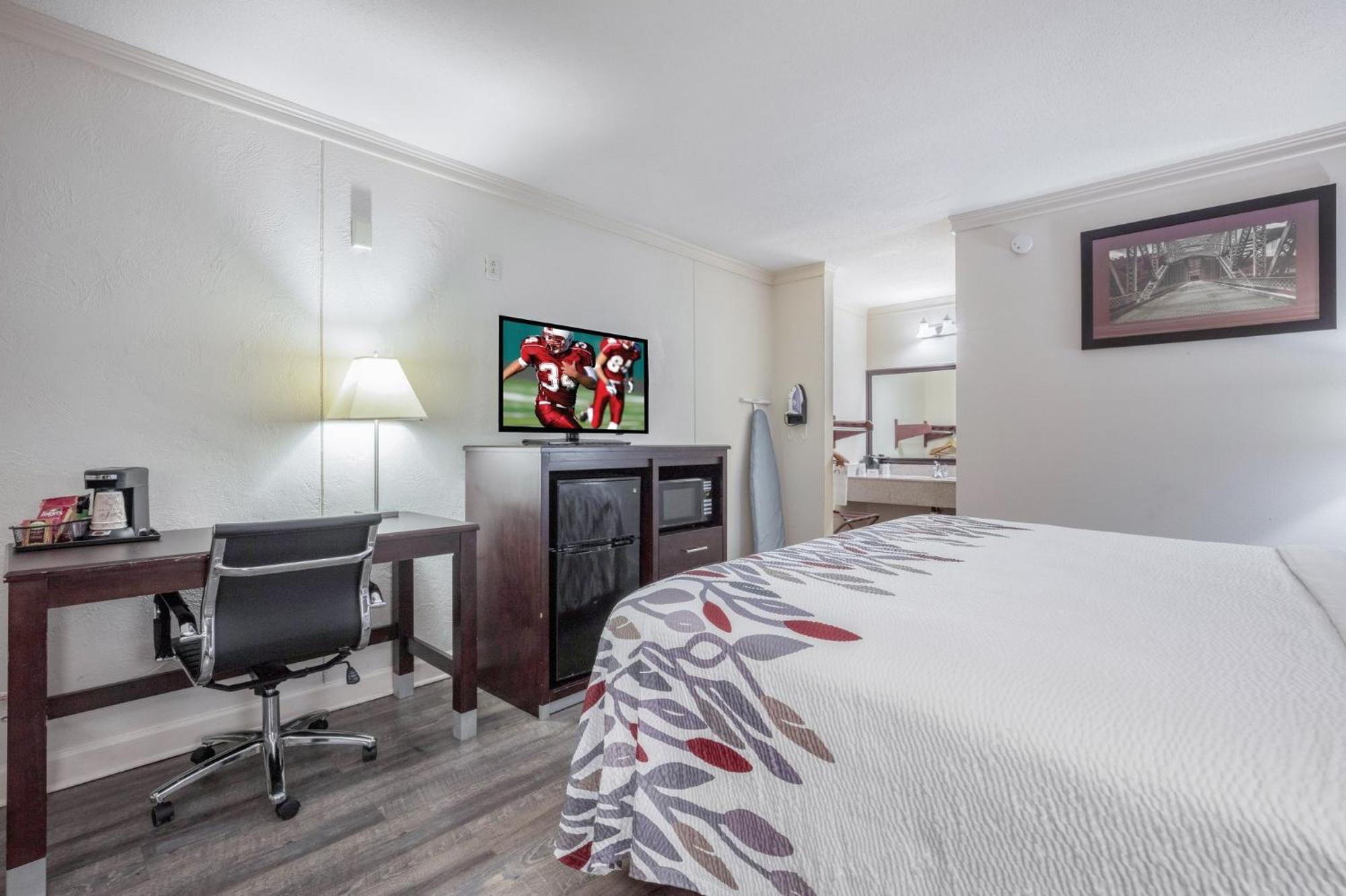 Red Roof Inn פורסט סיטי מראה חיצוני תמונה