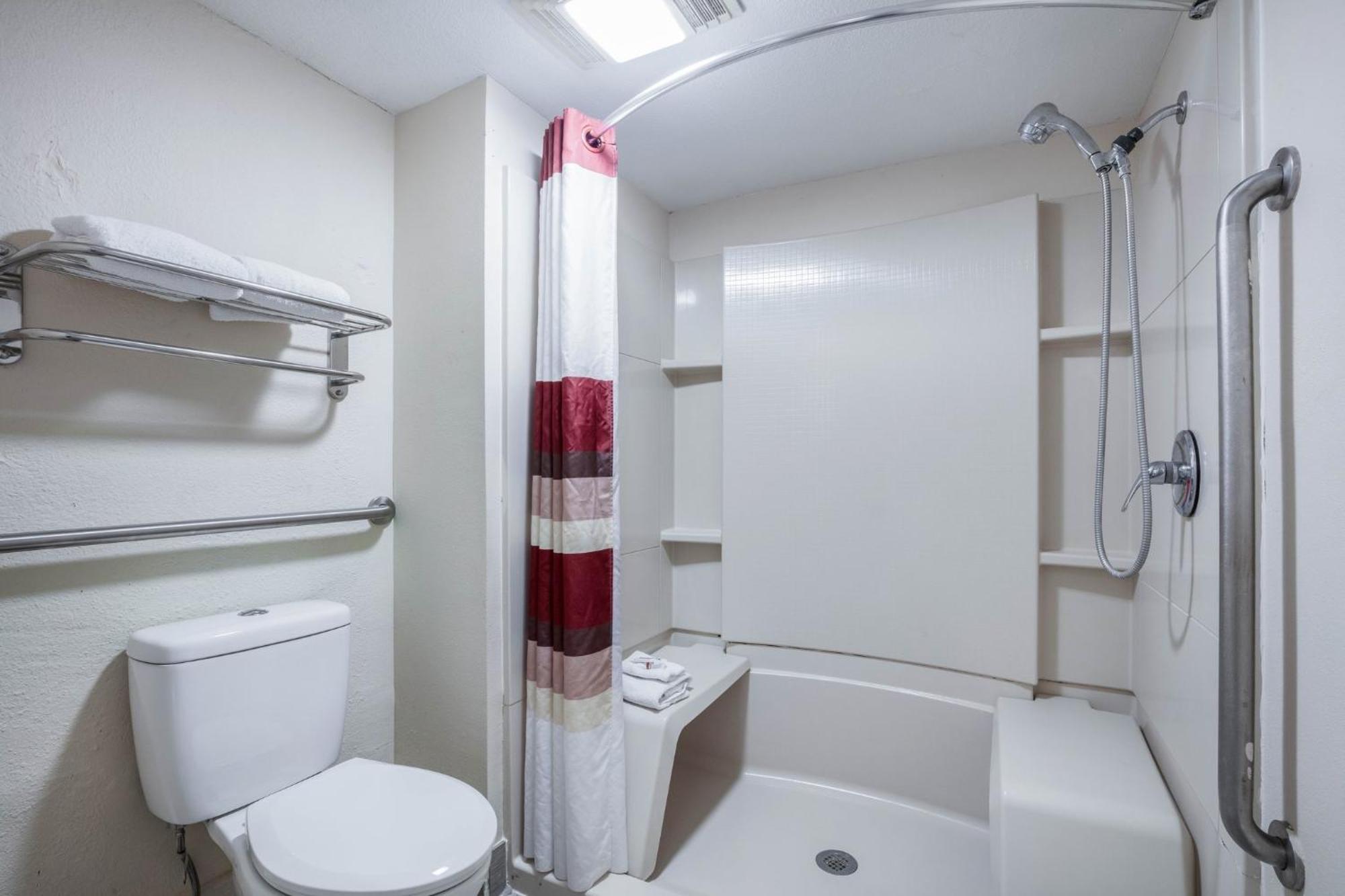 Red Roof Inn פורסט סיטי מראה חיצוני תמונה